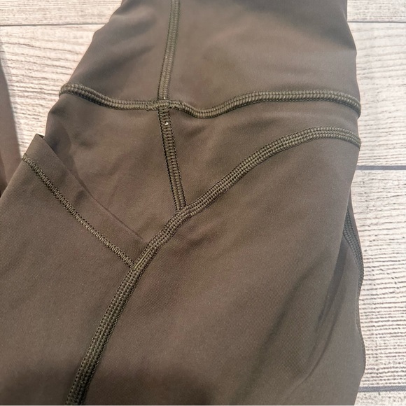 🍋Women’s Lululemon All The Right Places 23” Crop size 4🍋 - Picture 10 of 11